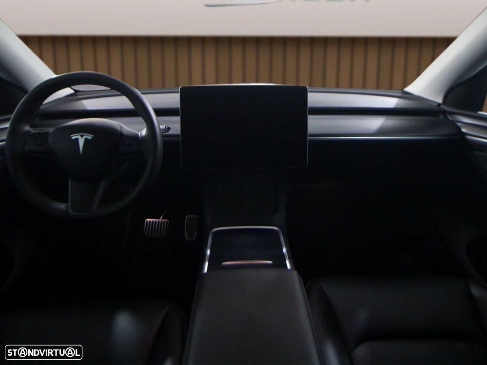 Tesla Model Y Standard - 11