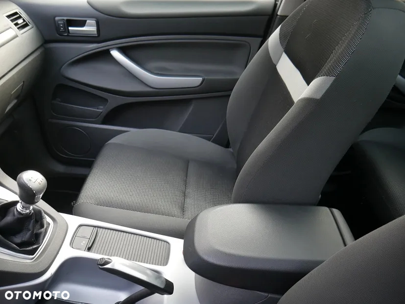 Ford Kuga 2.0 TDCi Titanium - 27