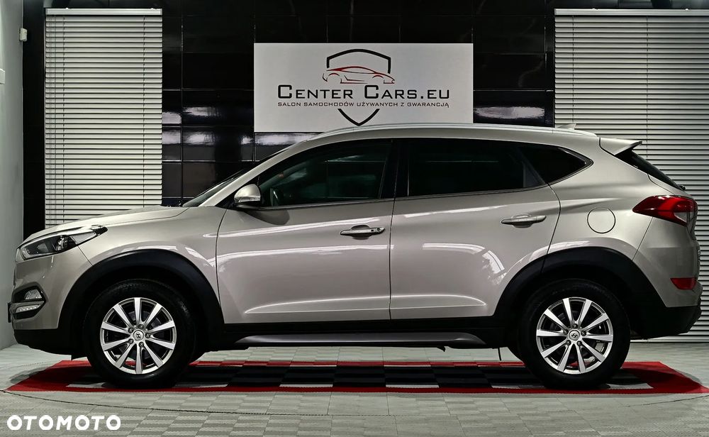 Hyundai Tucson 1.7 CRDI BlueDrive Style 2WD - 17