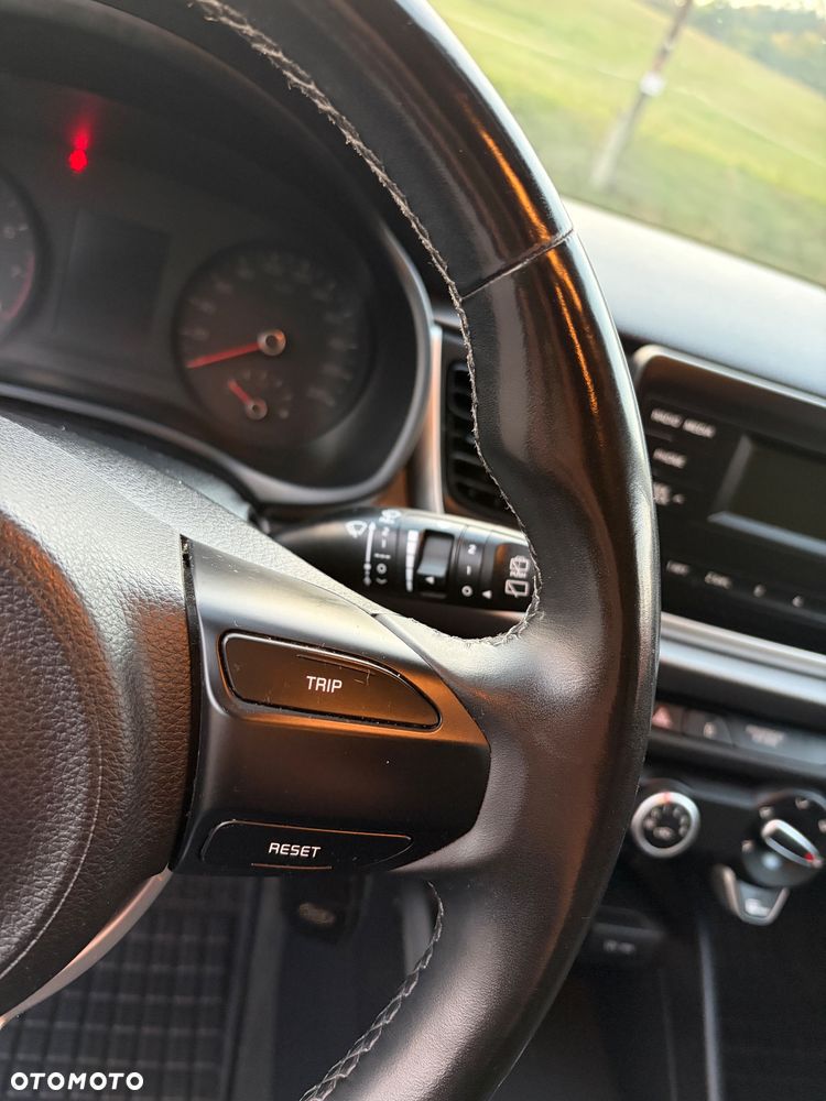 Kia Rio 1.2 L - 25
