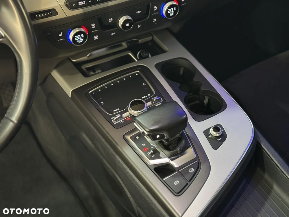 Audi Q7 - 10
