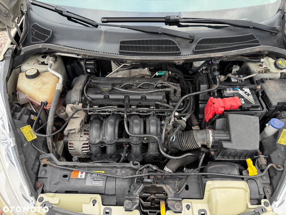 Ford Fiesta 1.4 Ghia - 22