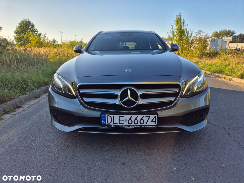 Mercedes-Benz Klasa E 200 d 9G-TRONIC Exclusive - 3
