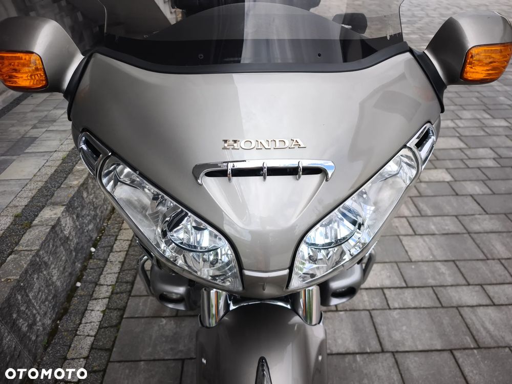 Honda GL - 27