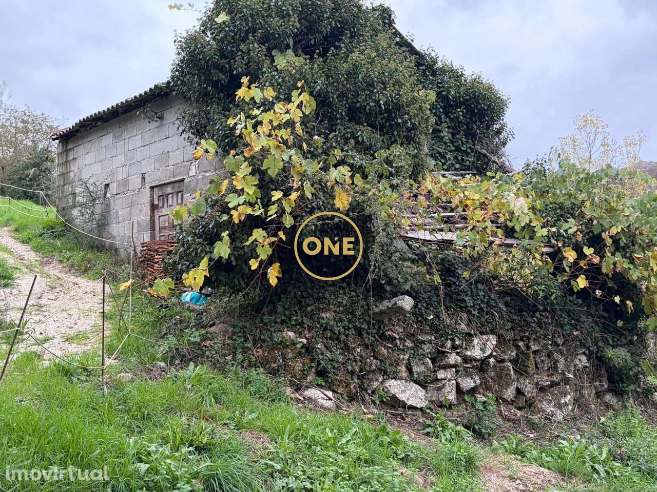 Terreno rústico com viabilidade de construção - Grande imagem: 3/8