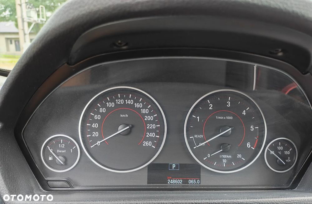BMW Seria 3 320d Sport Line - 9