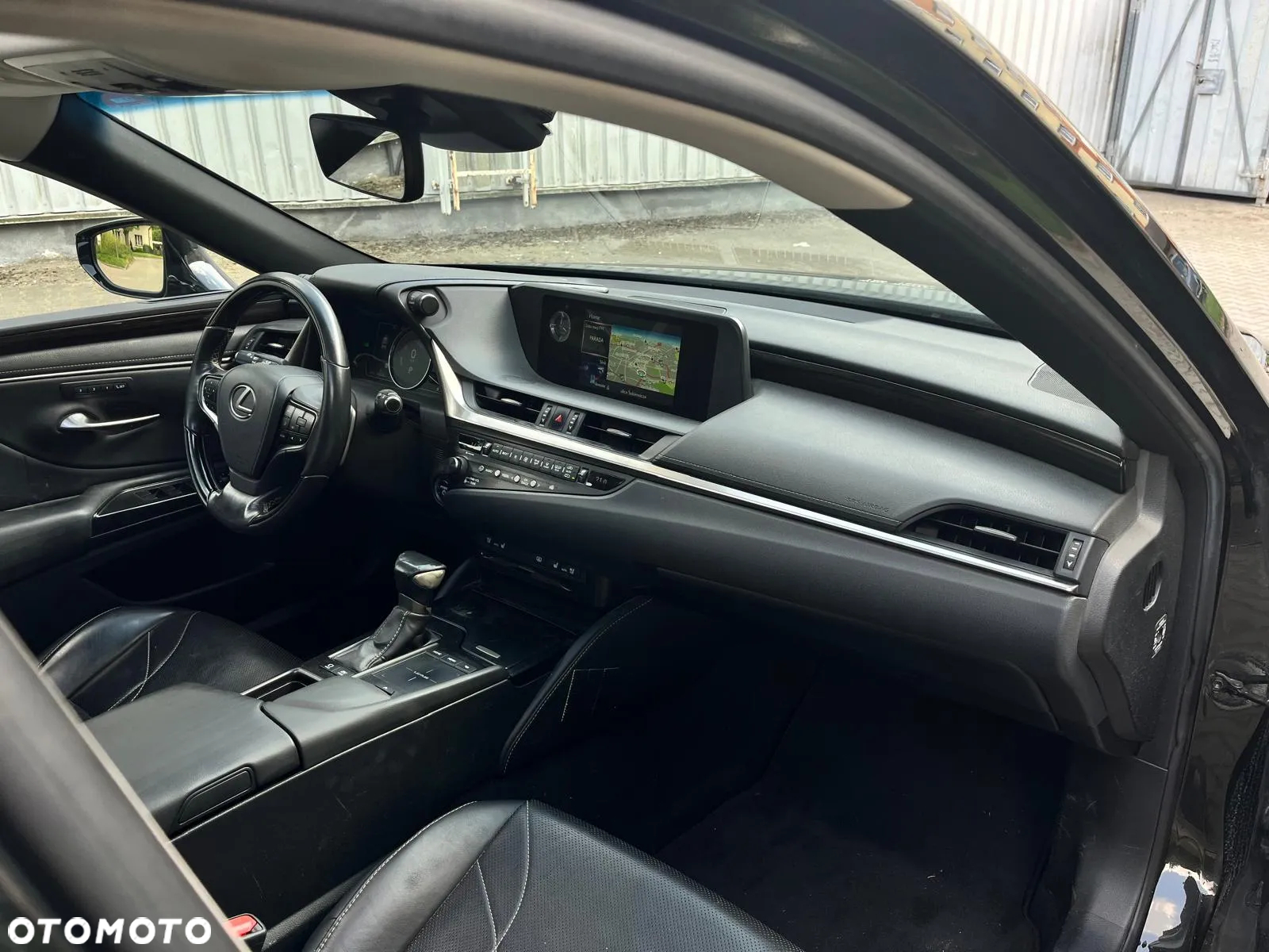 Lexus ES 300h Luxury Line - 24