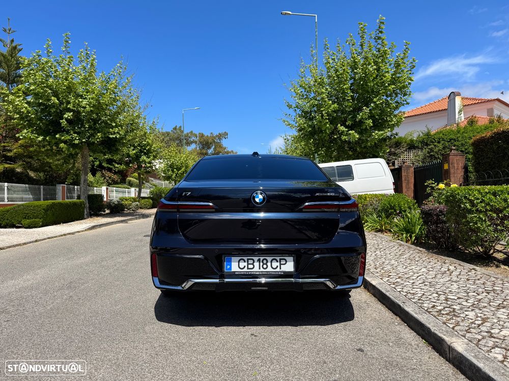 BMW i7 xDrive60 Pack Desportivo M Pro - 3