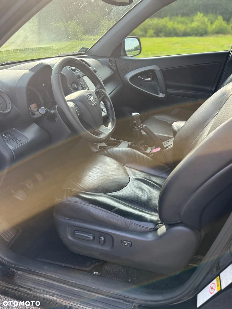 Toyota RAV4 - 9