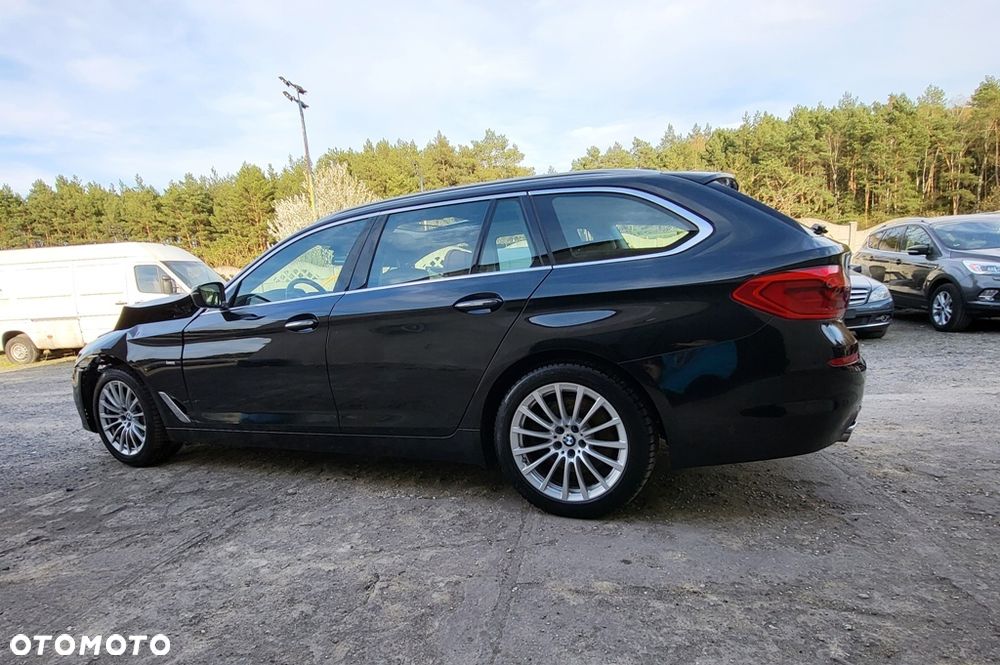 BMW Seria 5 530d xDrive Luxury Line - 7