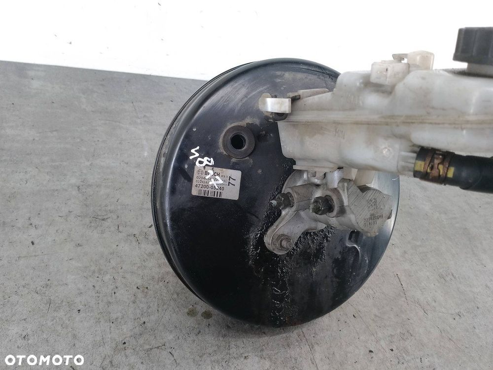 SERWO HAMULCOWE TOYOTA AVENSIS III T27 47200-05240 0204054177  BOSCH - 5