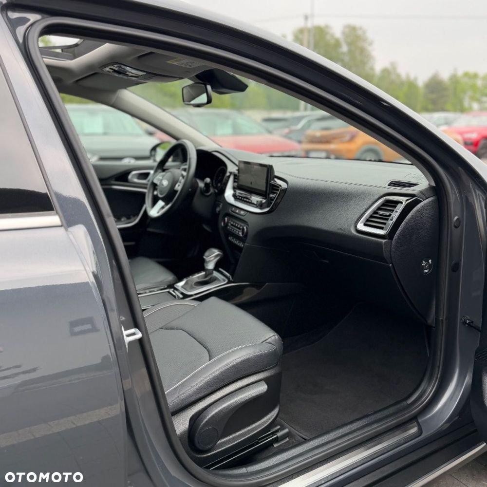 Kia XCeed - 36