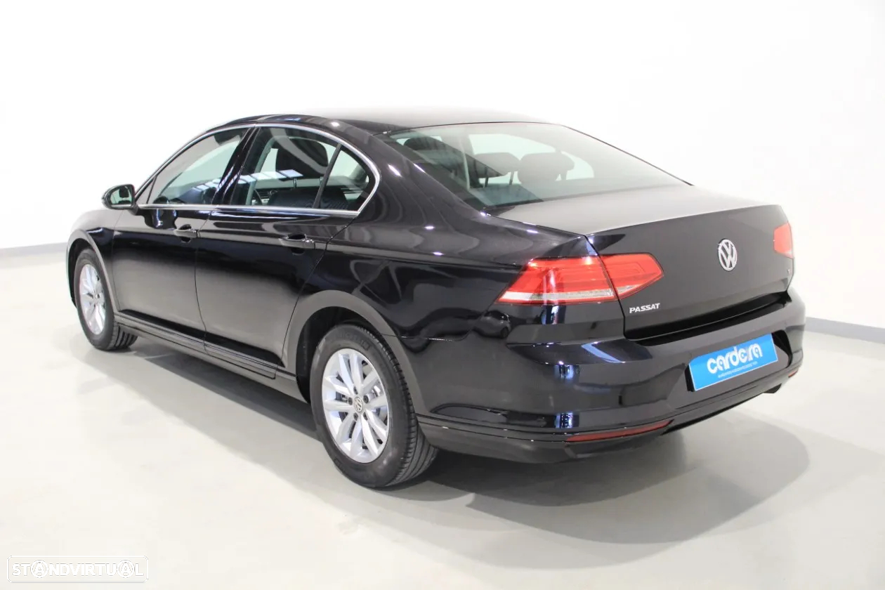 VW Passat 1.6 TDI Confortline - 4