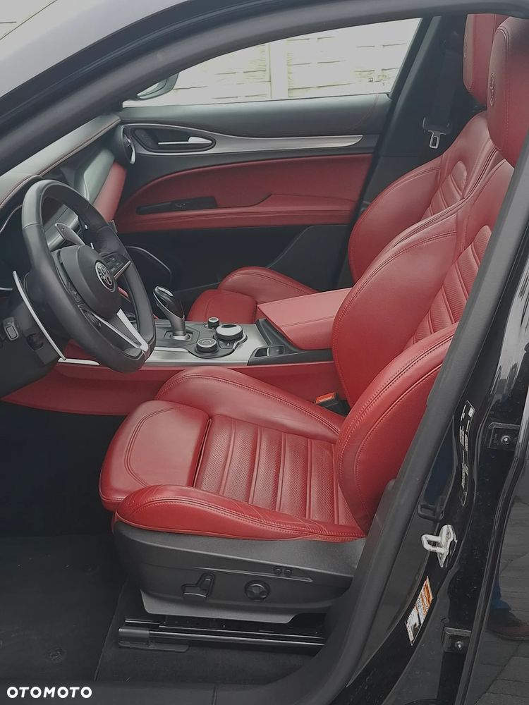 Alfa Romeo Stelvio - 10