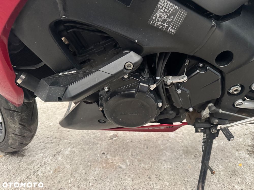 Suzuki GSX 1000 - 22