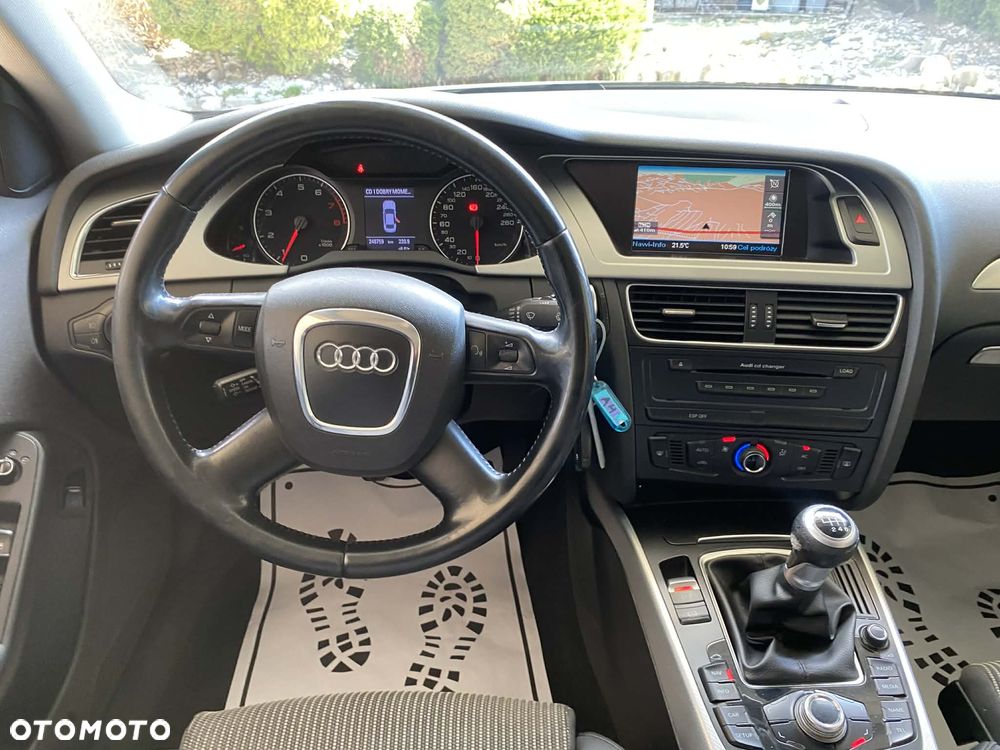 Audi A4 Limousine - 38