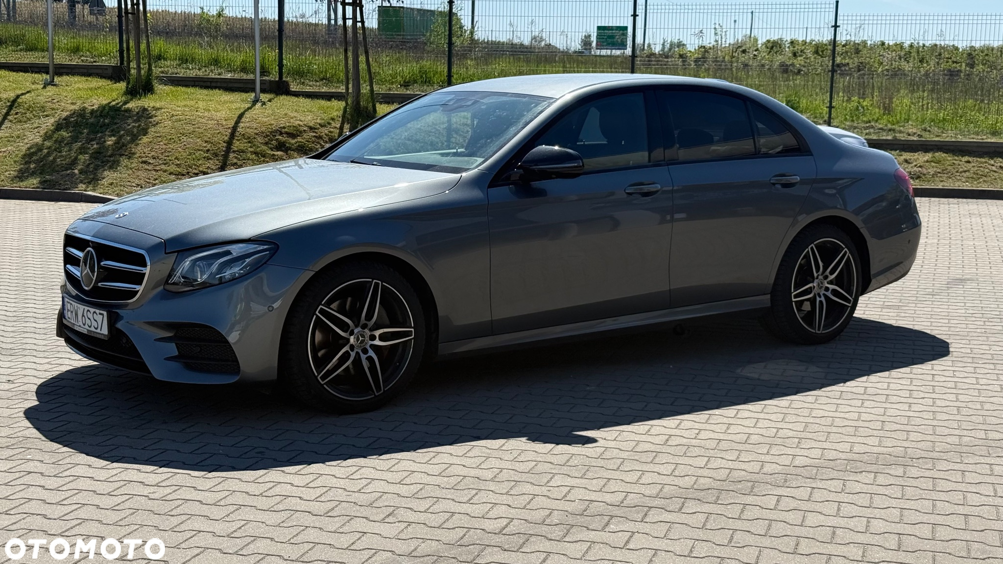 Mercedes-Benz Klasa E 220 d 4-Matic Business Edition 9G-TRONIC - 4