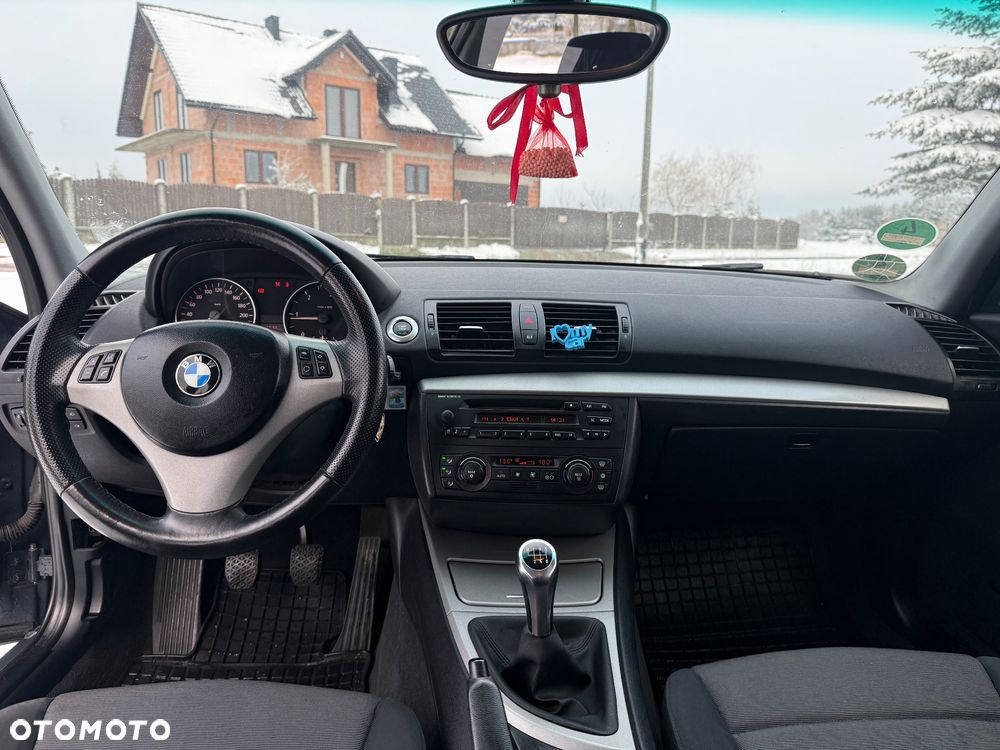 BMW Seria 1 118d DPF - 4