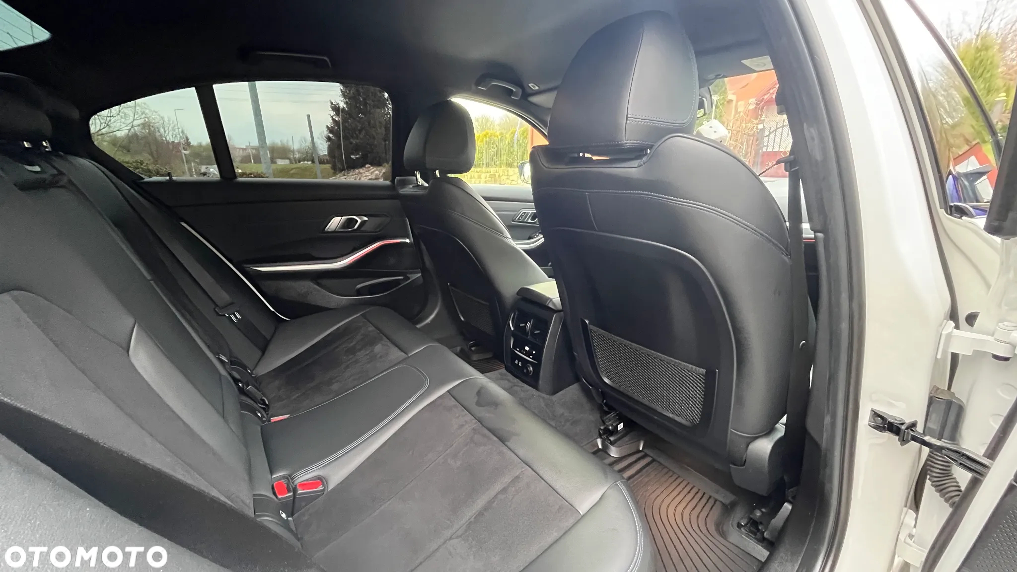 BMW Seria 3 320d xDrive - 11