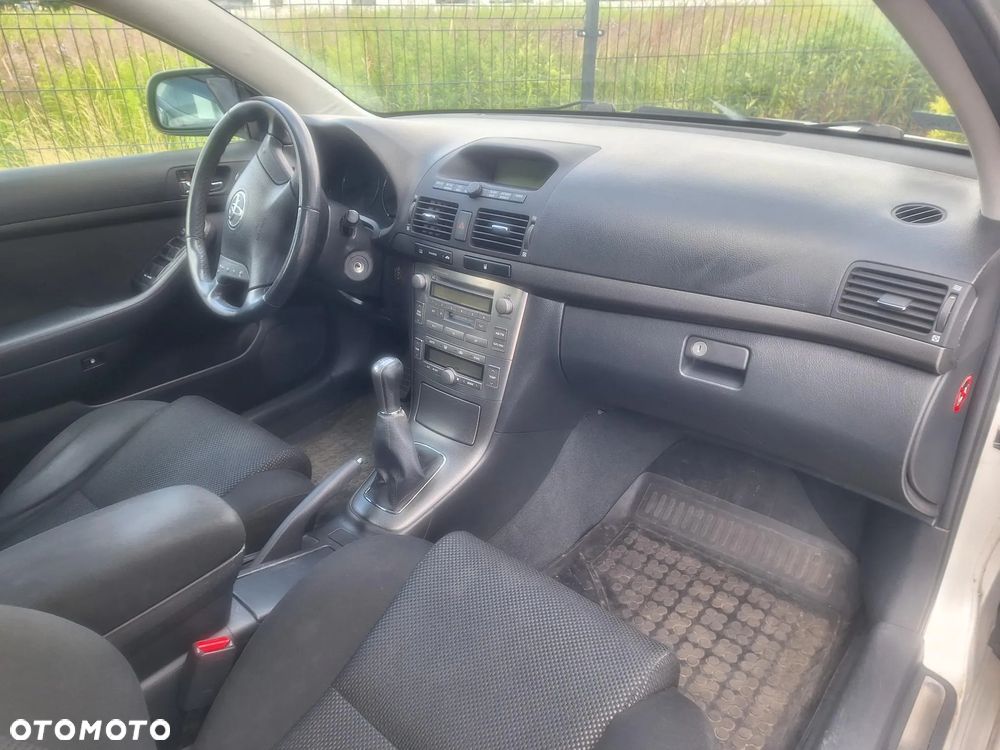 Toyota Avensis 1.8 VVT-i Combi - 7