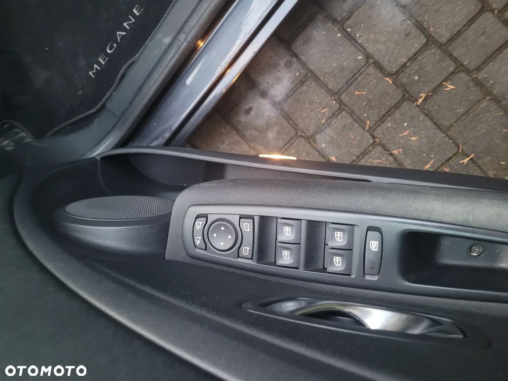 Renault Megane dCi 90 FAP Paris - 16