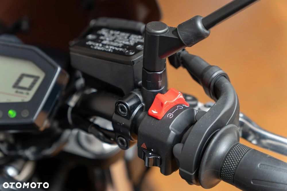 Yamaha MT - 24