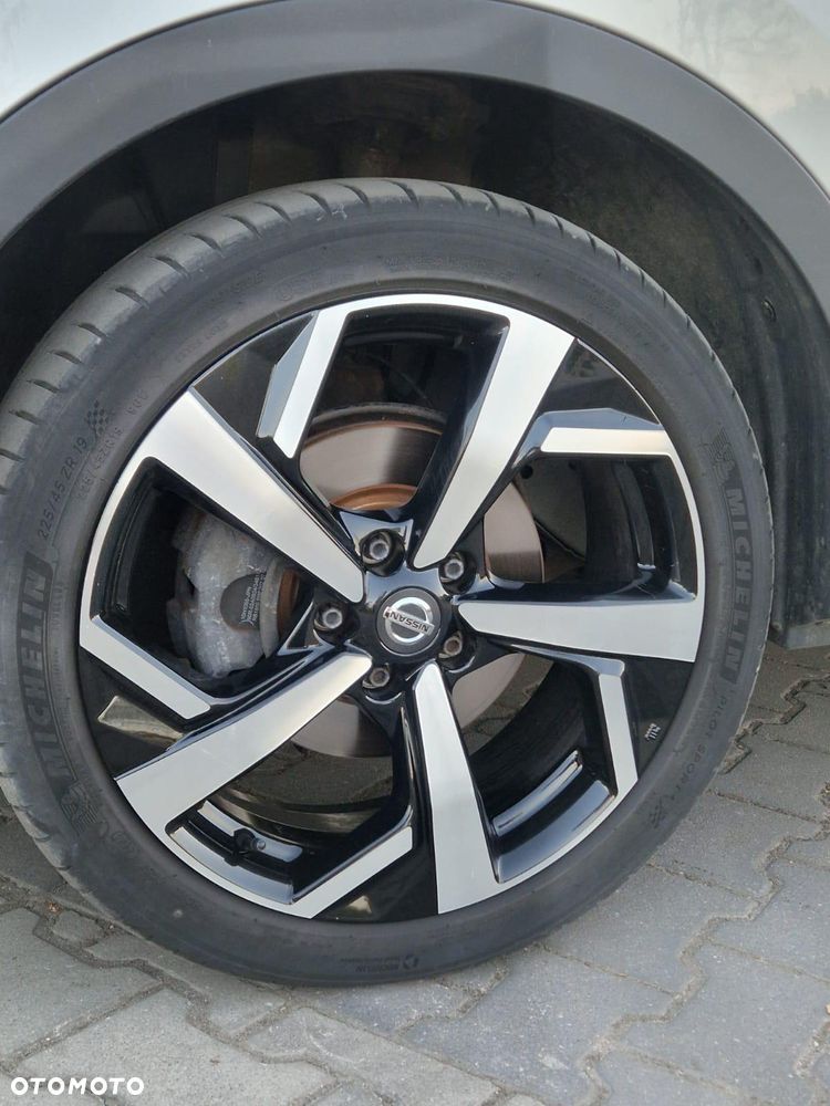 Nissan Qashqai 1.3 DIG-T DCT SHIRO - 13