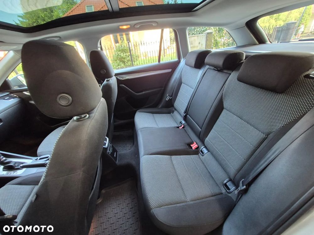 Skoda Octavia 2.0 TDI Ambition DSG - 38