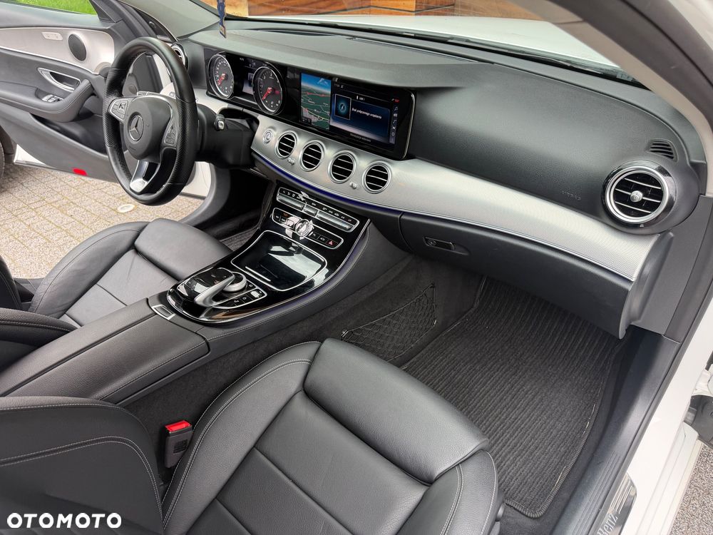 Mercedes-Benz Klasa E 220 d 9G-TRONIC - 29