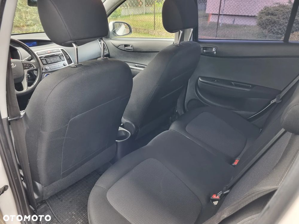 Hyundai i20 1.4 Style EU5 - 11