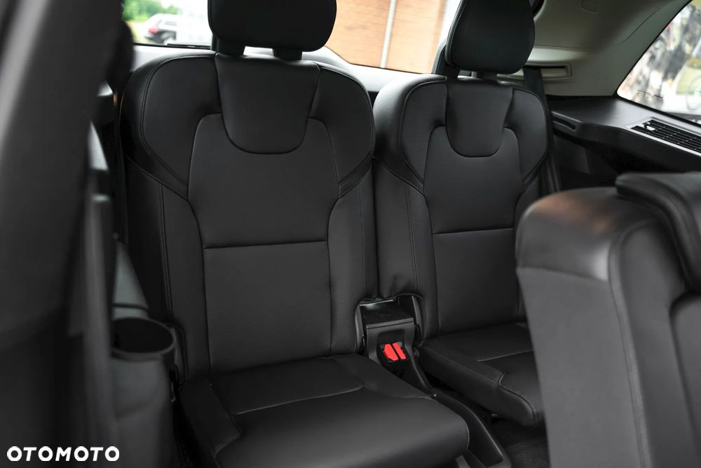 Volvo XC 90 D5 AWD Momentum 7os - 20