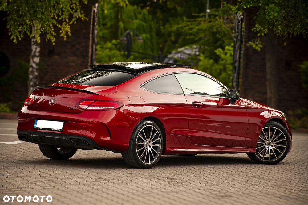 Mercedes-Benz Klasa C 300 d 4Matic 9G-TRONIC AMG Line - 19