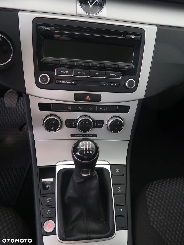 Volkswagen Passat 1.4 TSI BMT Comfortline - 14