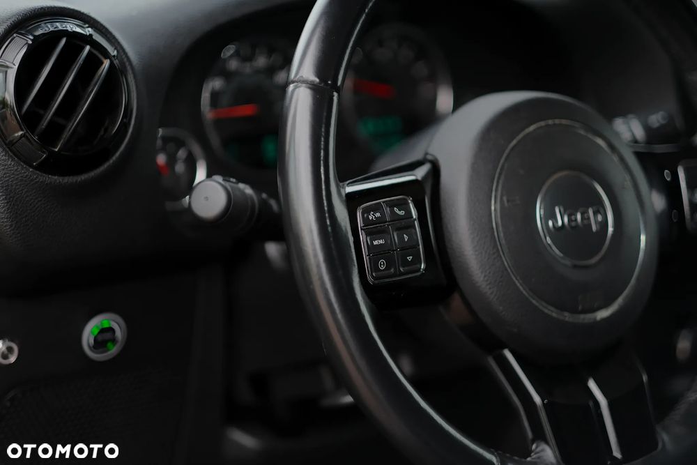 Jeep Wrangler 3.6 Unlim Sahara - 28