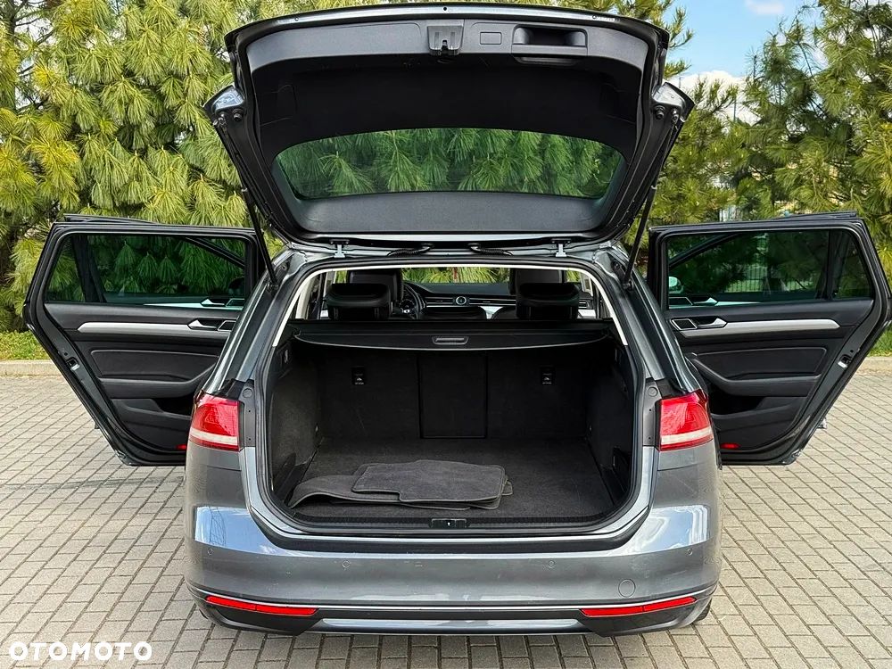 Volkswagen Passat Variant 2.0 TDI (BlueMotion Technology) Highline - 18