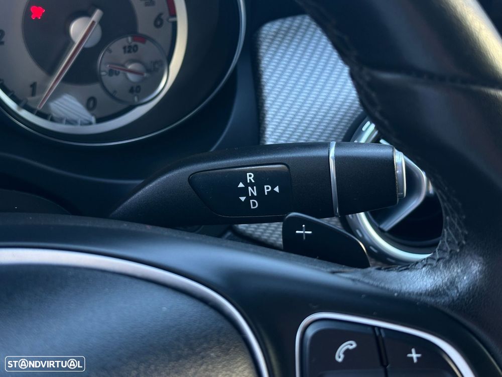 Mercedes-Benz GLA 180 d 7G-DCT Urban - 14