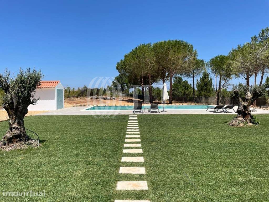 Moradia T2 com piscina e jardim, São Teotónio, Odemira - Grande imagem: 3/17