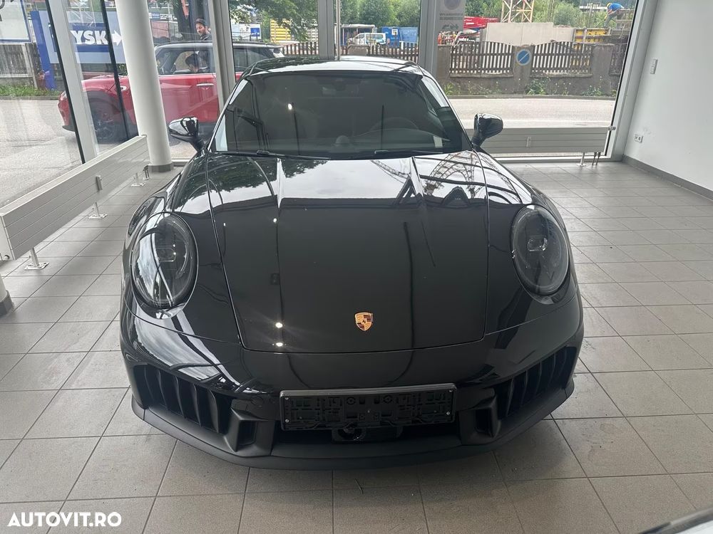 Porsche 911 Carrera 4 GTS PDK - 2