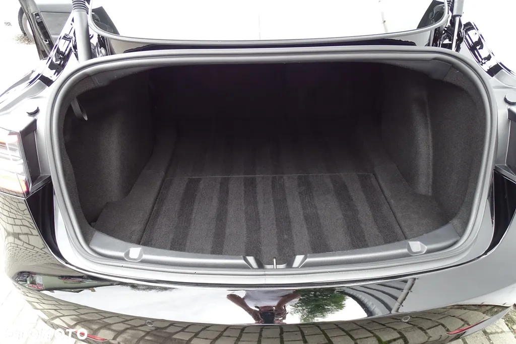 Tesla Model 3 Langstreckenbatterie Allradantrieb Dual Motor - 30