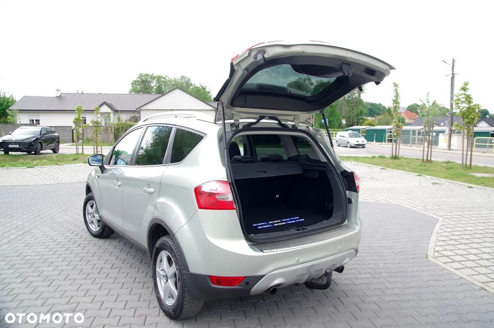 Ford Kuga 2.0 TDCi 2x4 Titanium - 25