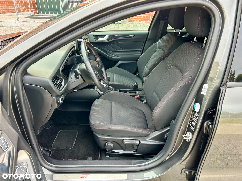 Ford Focus 1.0 EcoBoost Start-Stopp-System ST-LINE - 18
