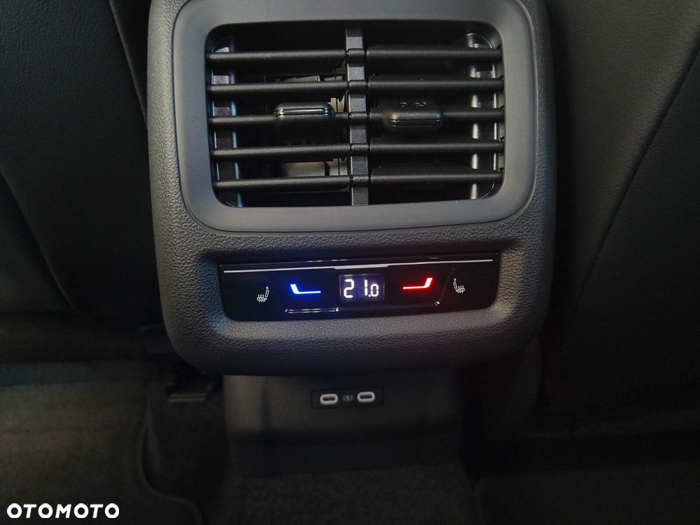 Volkswagen T-Roc 1.5 TSI R-Line DSG - 12