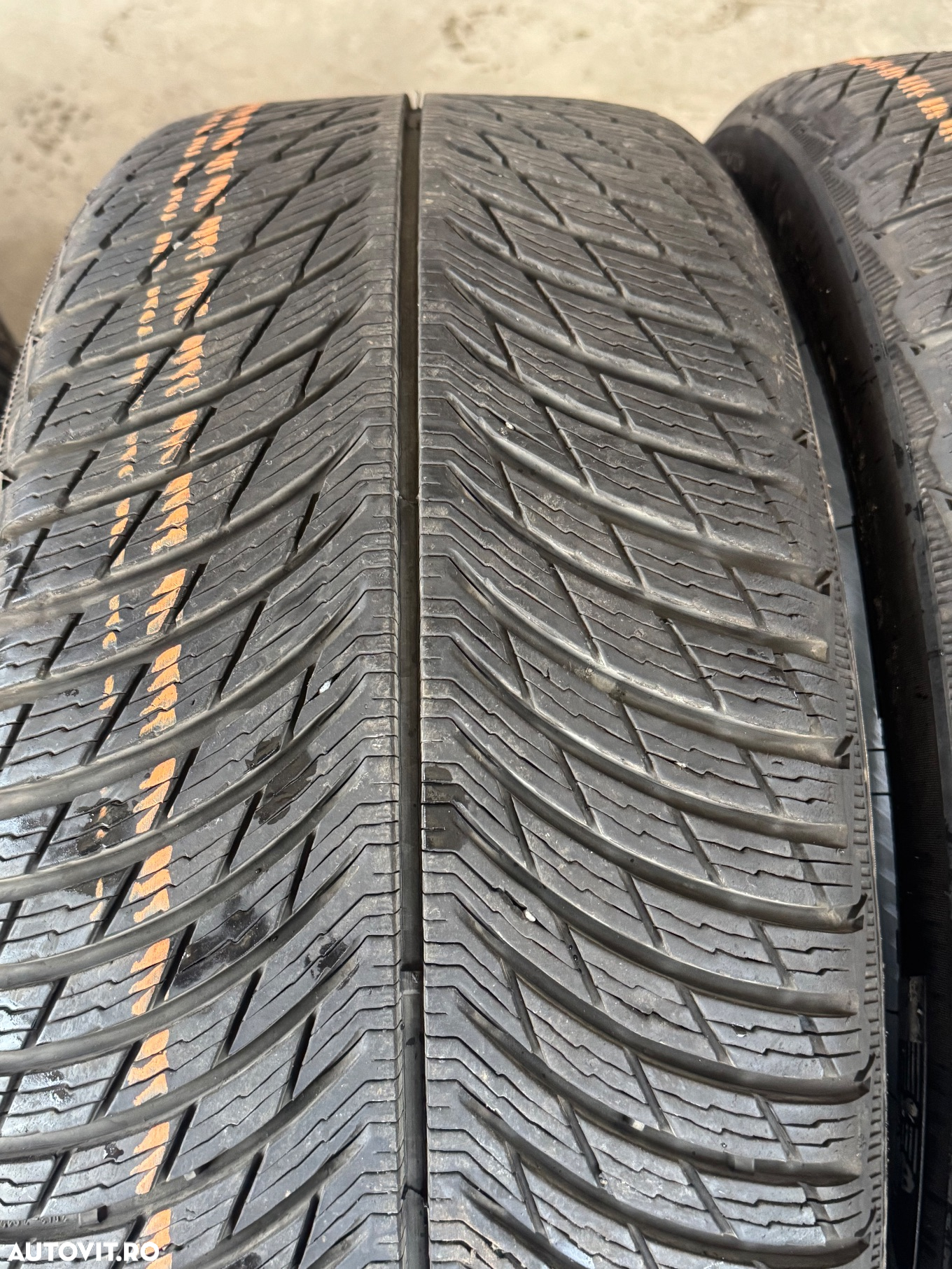 Vând 2 anvelope 235/45/20 Michelin de iarnă ca noi - 3