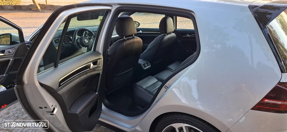 Volkswagen Golf 2.0 TSi GTi Performance — fotografia 9