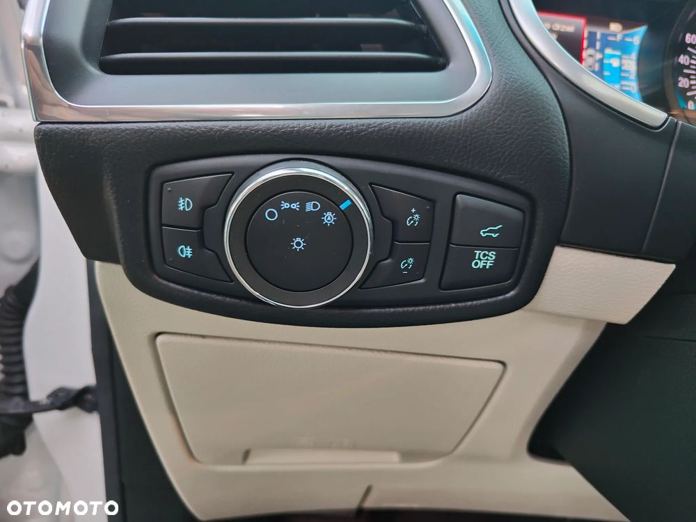 Ford Edge - 35