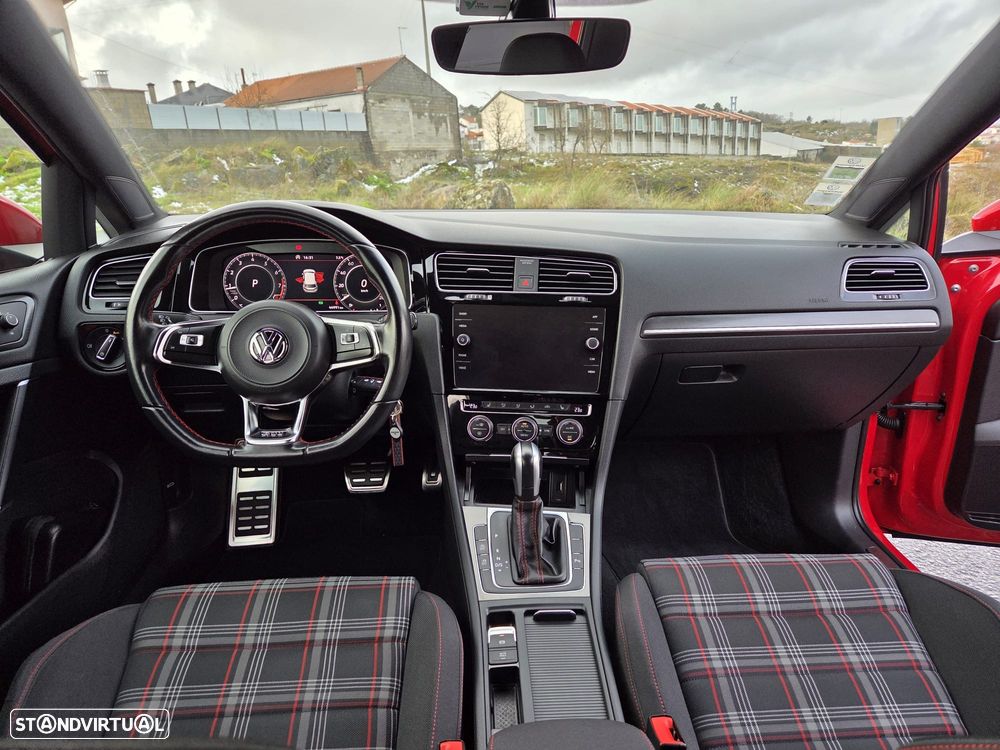 VW Golf GTI 2.0 TSI OPF DSG Performance - 10