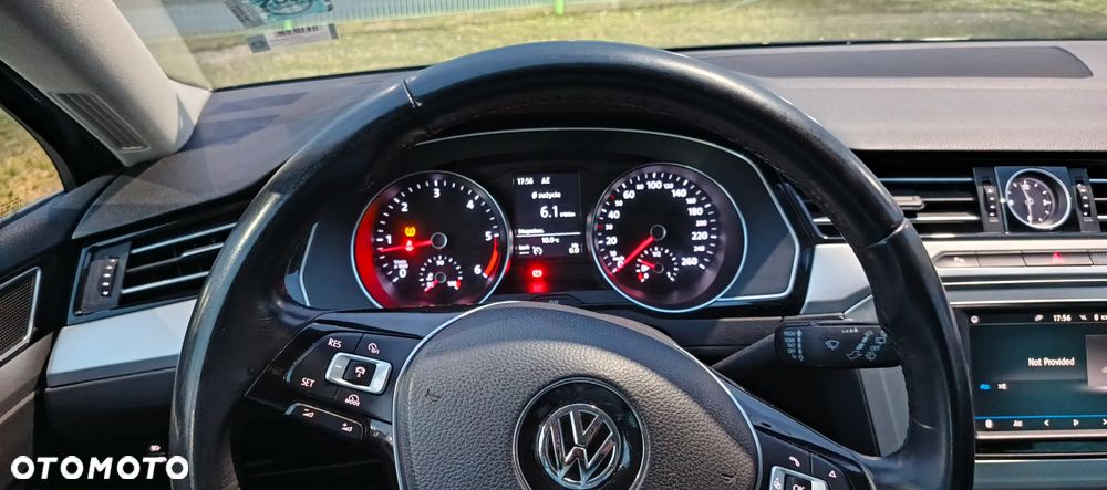 Volkswagen Passat - 21