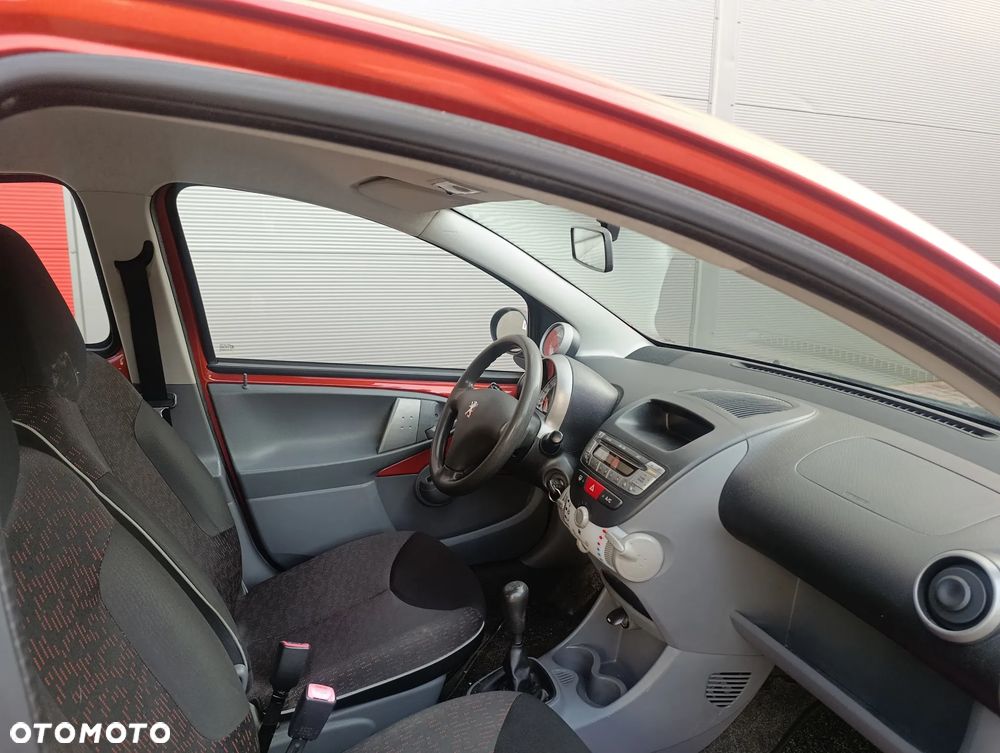 Peugeot 107 - 24