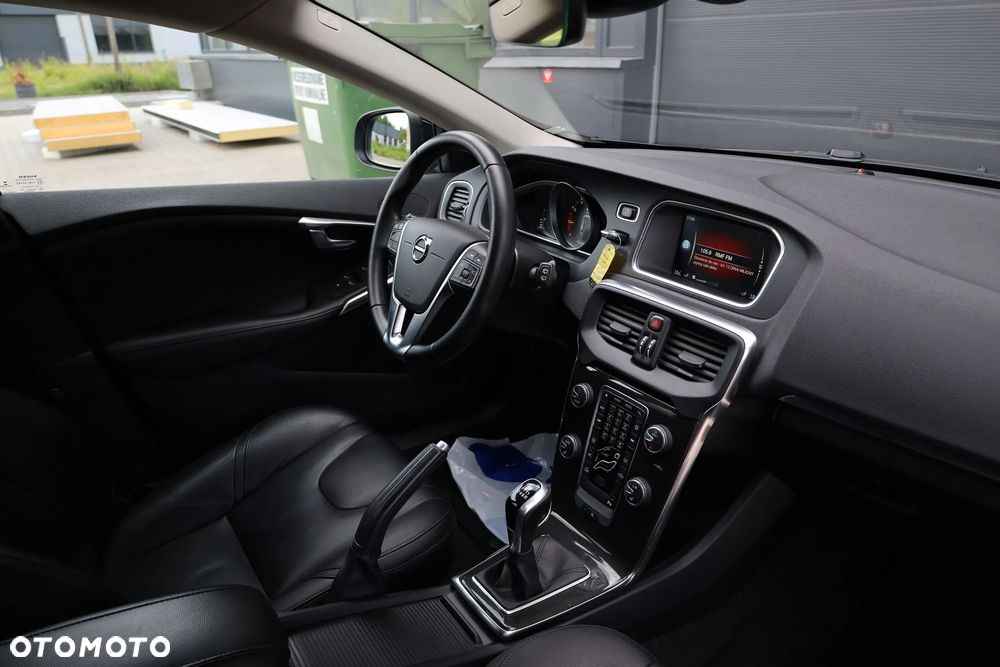 Volvo V40 T2 Inscription - 24