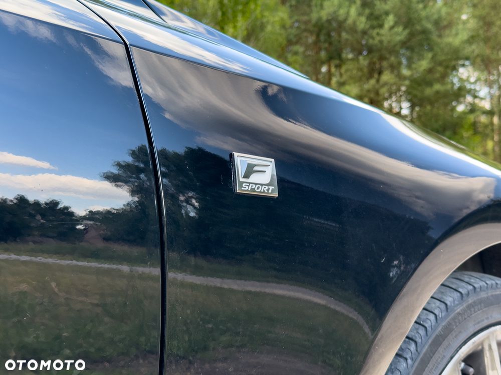 Lexus IS 200t / 300 F Sport - 9